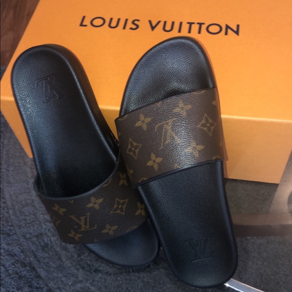 louis vuitton nike slides